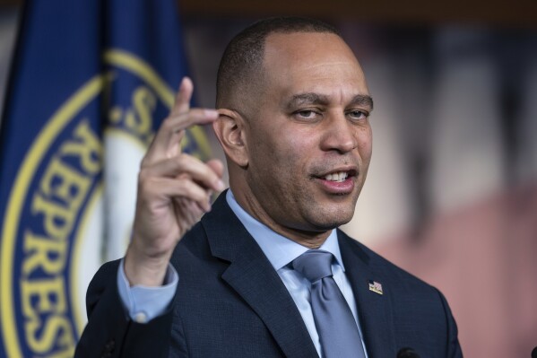 FILE - House Minority Leader Hakeem Jeffries, D-N.Y., speaks at a news conference at the Capitol in Washington, Dec. 7, 2023. (Ǻ Photo/J. Scott Applewhite, File)