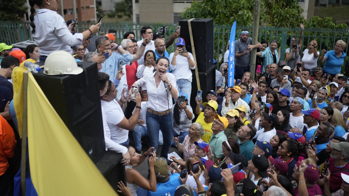 Венецуелската опозиция се обединява зад неизвестен бивш дипломат за да