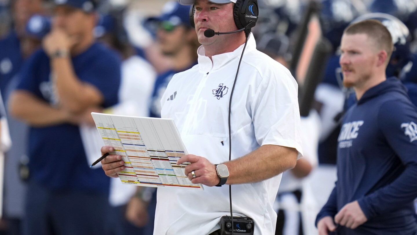 Rice Football Fires Coach Mike Bloomgren