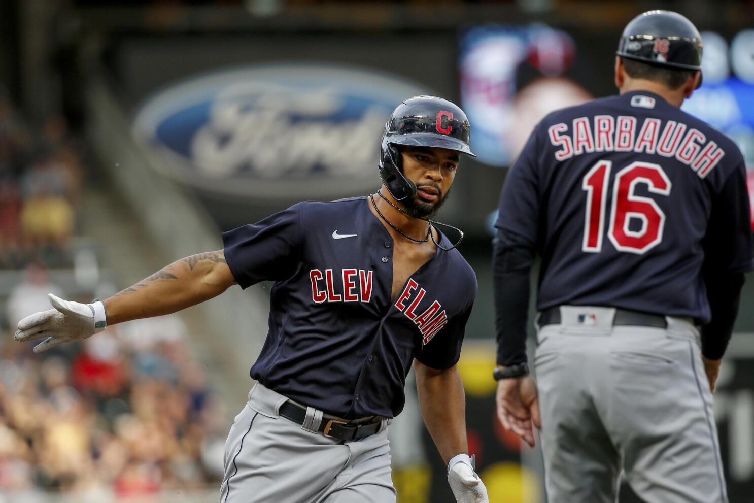 Cleveland Indians trade Zach Jackson to Toronto 