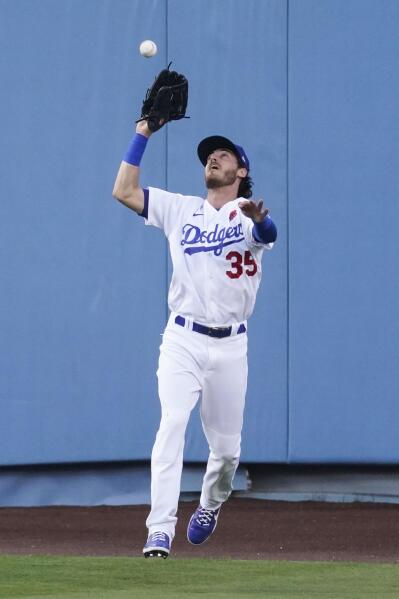 Gavin Lux, Trevor Bauer lead Dodgers over Cardinals 