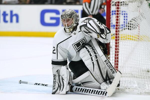 Quick reaches 350 wins in net, Kings defeat rival Ducks 4-1