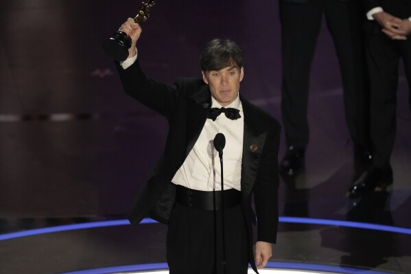 Cillian Murphy accepts the award for best performance by an actor in a leading role for "Oppenheimer" during the Oscars on Sunday, March 10, 2024, at the Dolby Theatre in Los Angeles. (AP Photo/Chris Pizzello)
