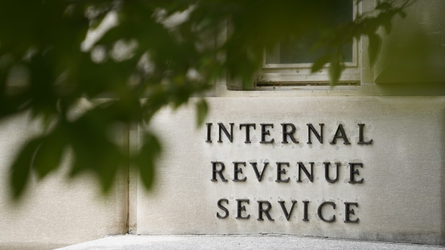 IRS Boosts Taxpayer Services, But ID Theft Resolution Remains a Challenge, Says Watchdog Report
