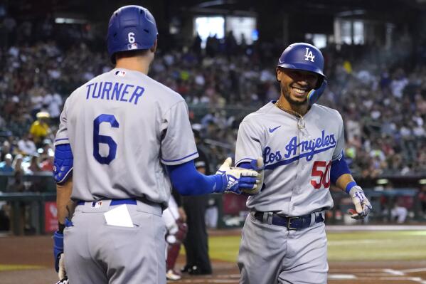 Dodgers News: Mookie Betts Reacts to Justin Turner Leaving LA