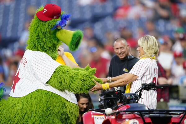 Phillies enjoyed rare chance to attend Eagles game
