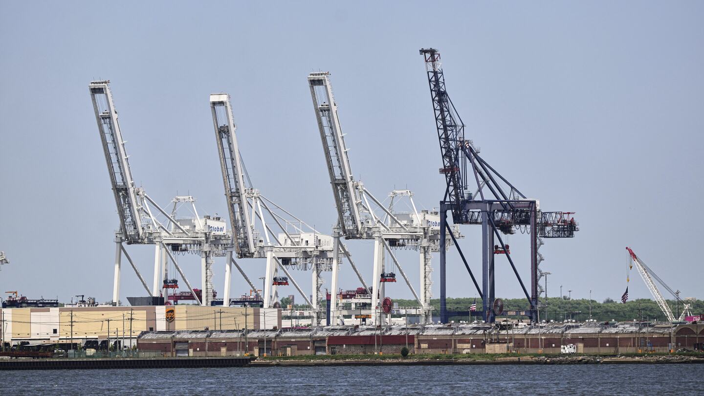 UN forecasts slower global economic growth following Trump's tariffs and trade tensions