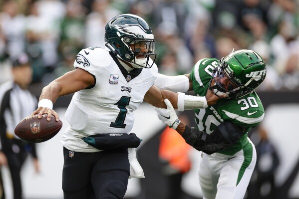 Look: Jalen Hurts in Eagles Kelly Green uniforms will have fans