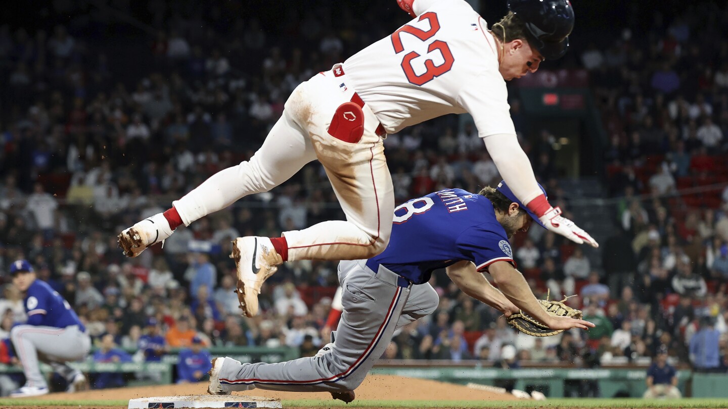 Red Sox's Romy Gonzalez Exits Game After Collision