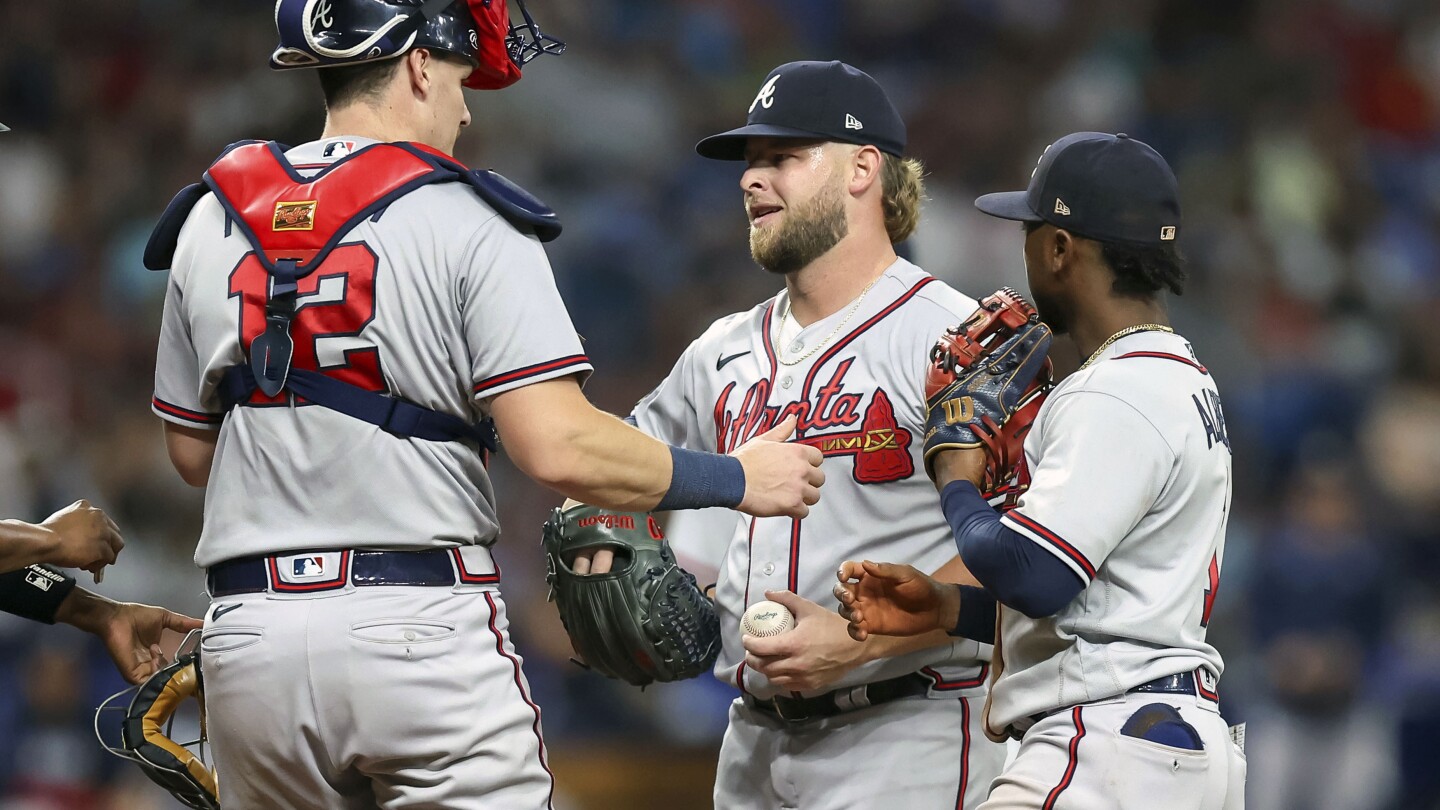 Braves place A.J. Minter on 15-day injured list with left shoulder  inflammation - Battery Power