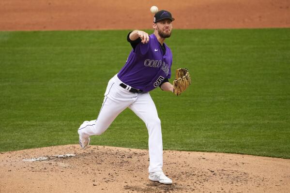 Daniel Bard makes his return to Fenway after 10-year absence