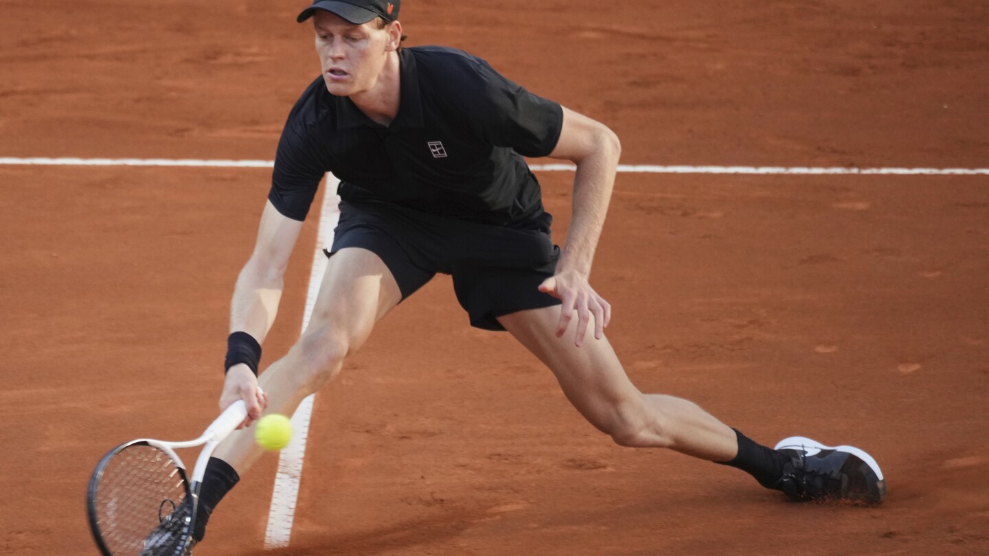 French Open 2025: Defending champ Carlos Alcaraz and No. 1 Jannik Sinner lead the men’s field