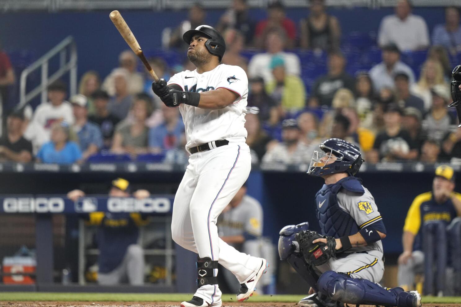 Brewers' Willy Adames gets mixed updates after getting hit by foul ball