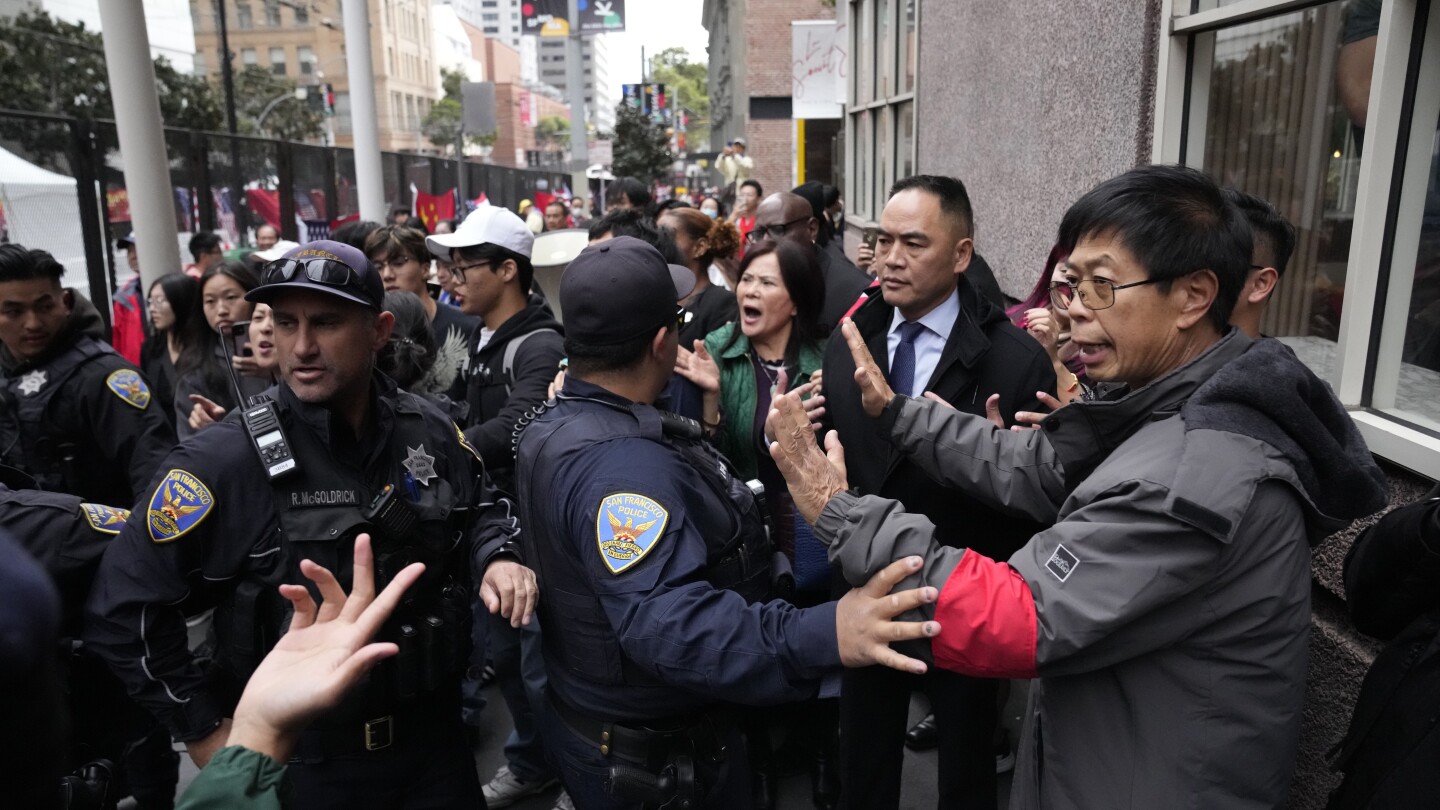 Група в Конгреса настоява за разследване на ролята на Пекин в насилието срещу протестиращи на територията на САЩ