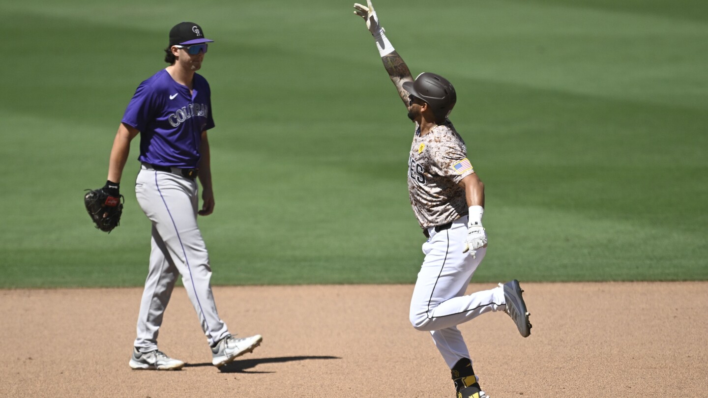 Peralta hits a home run and steals another in Padres’ 10-2 win over Rockies