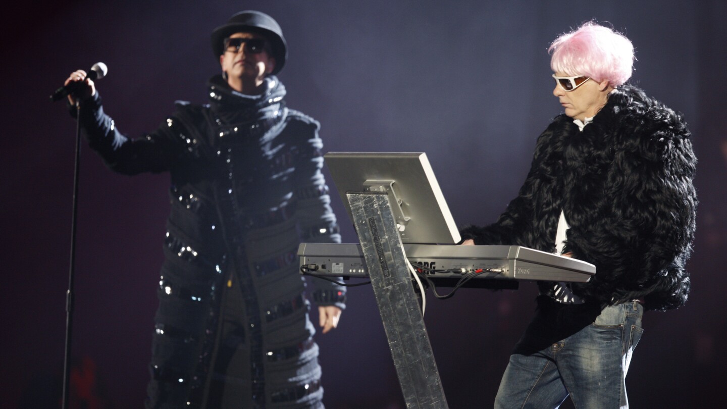 Четири десетилетия по-късно Pet Shop Boys знаят тайната да останат хладнокръвни