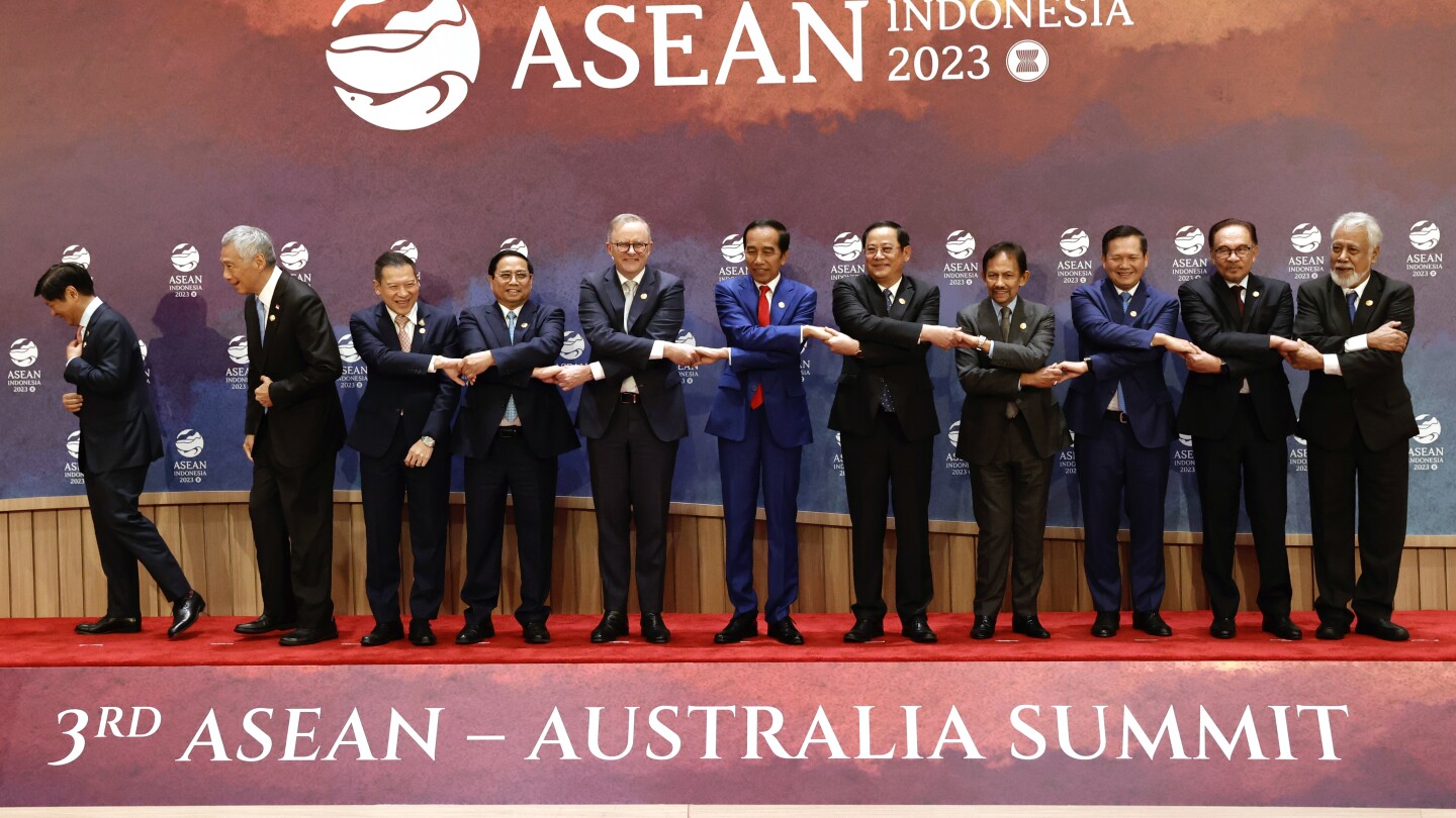Китай и Мианмар вероятно ще заемат челно място в дневния ред, когато лидерите от Югоизточна Азия се срещнат в Австралия