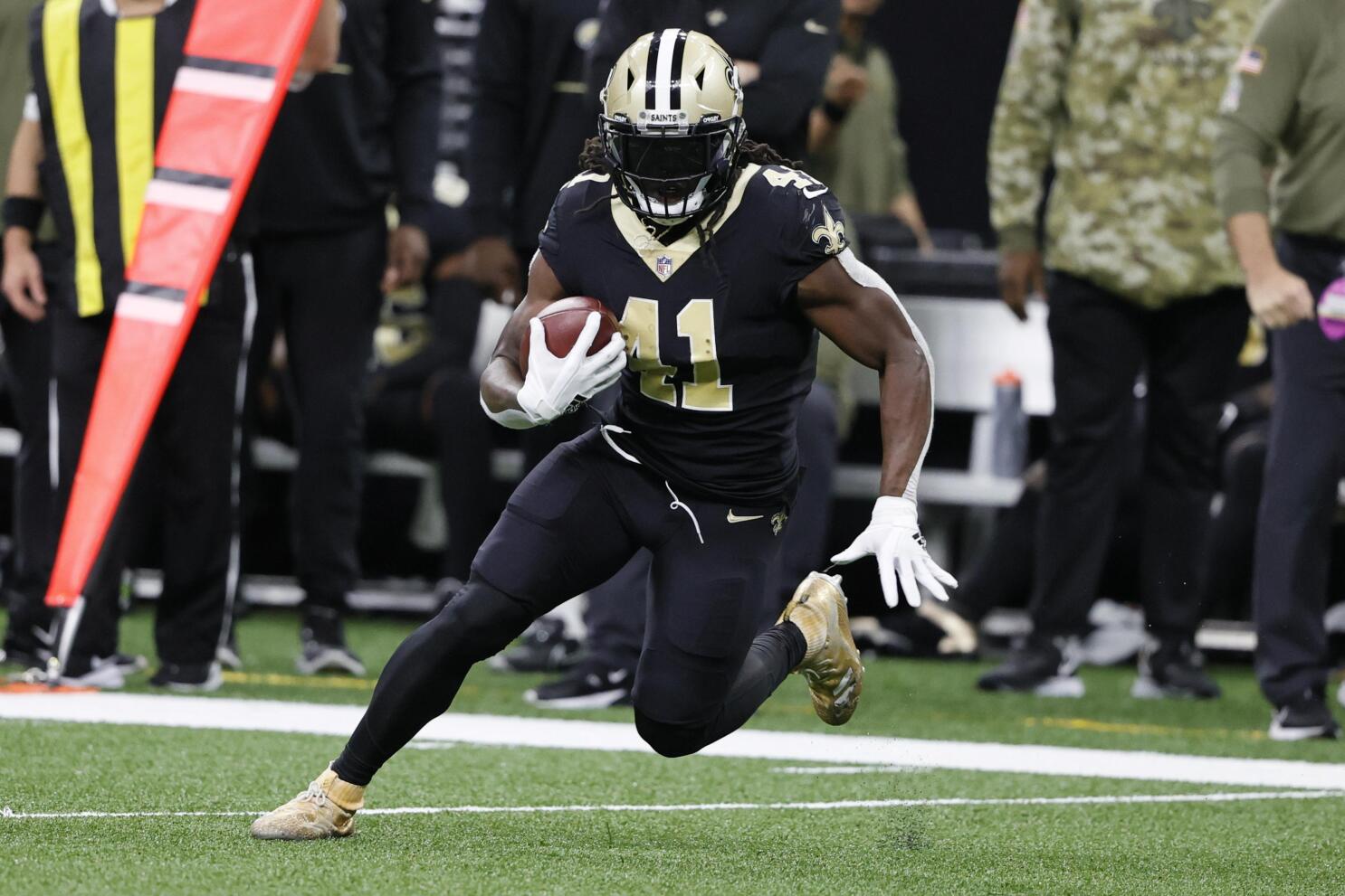 Saints WR Ty Montgomery carted off practice field with injury