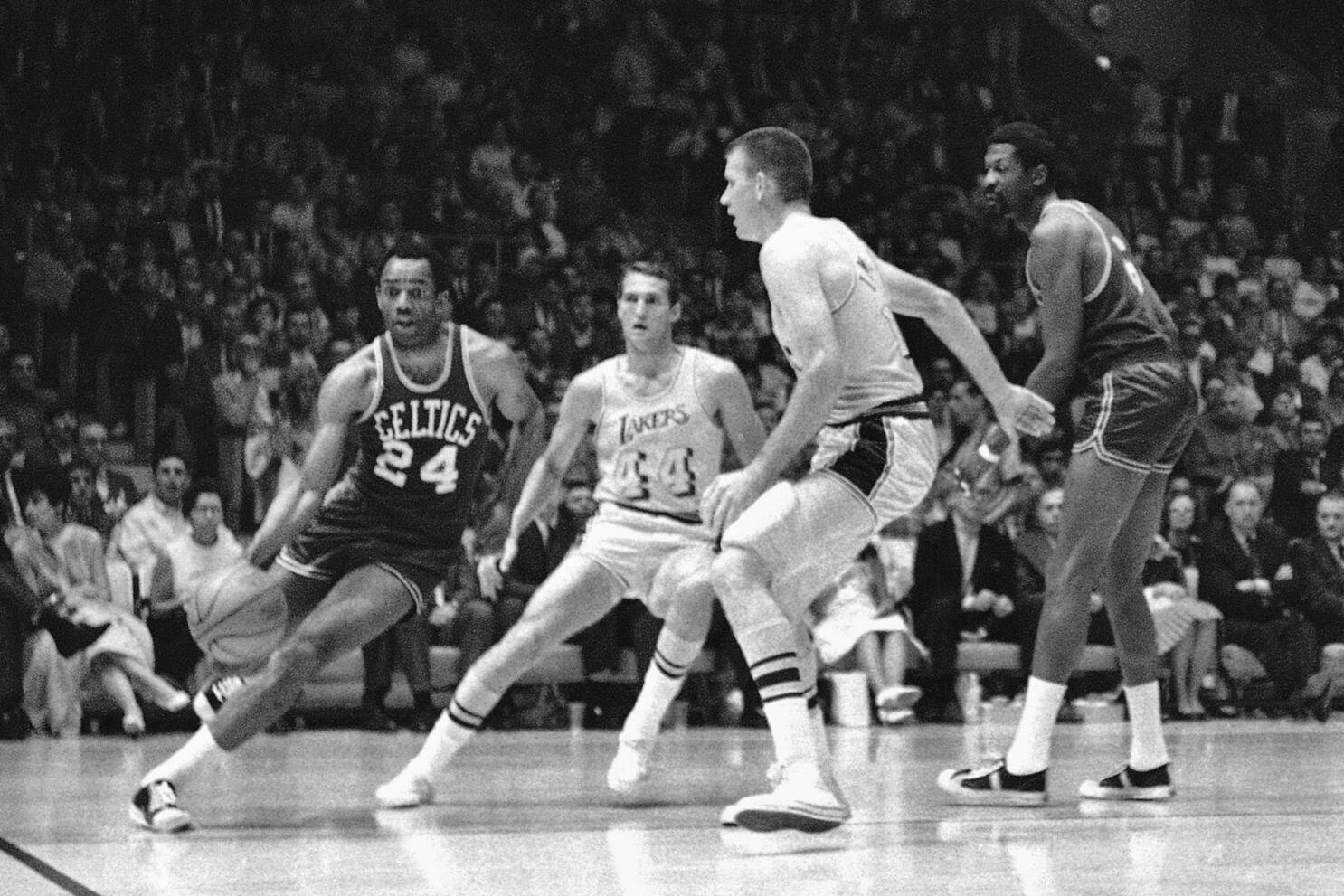 February 7, 1968 St. Louis Hawks @ Boston Celtics NBA Program