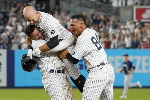 Gardner lifts Yanks over Mariners 3-2 in 11 for 4th straight