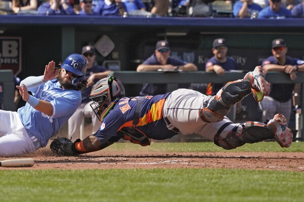 Yordan Alvarez demolishes home run, putting Astros on verge of