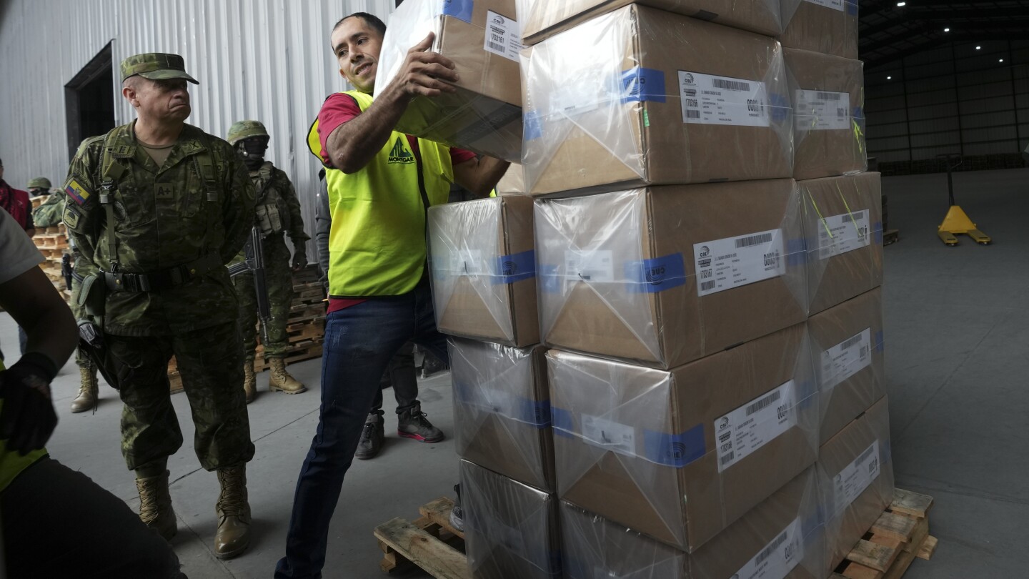 Ecuador Votes Today in Presidential Election Amid Security Crisis