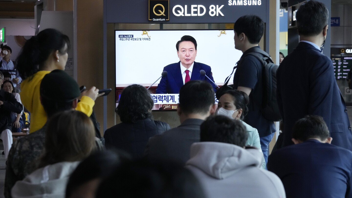 Юн отхвърли призивите на южнокорейската опозиция за специално разследване на съпругата му и висши служители