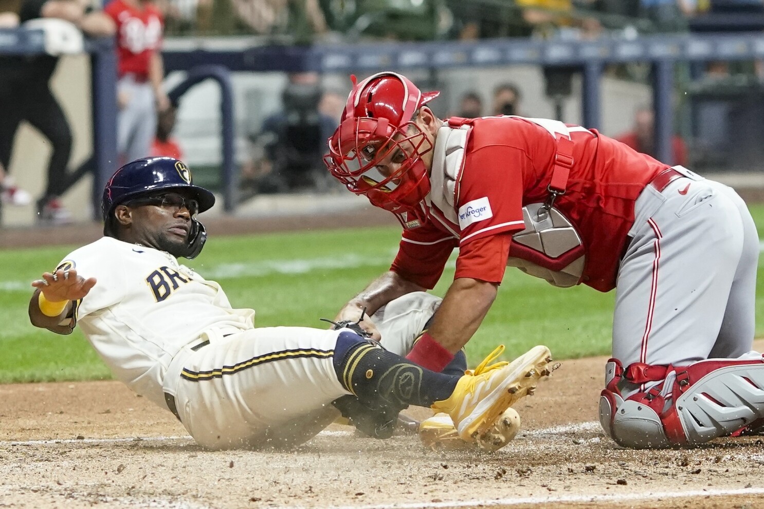 Reds 4, Brewers 3: In game marred by disputes with umps, Cincy prevails