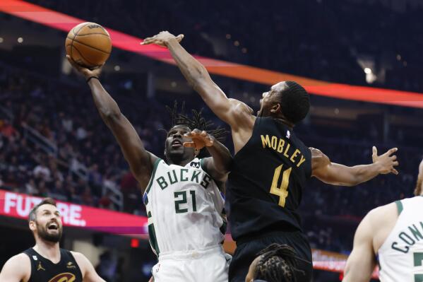 Evan Mobley's career night leads Cleveland Cavaliers to 114-102 win over  Giannis-less Milwaukee Bucks 