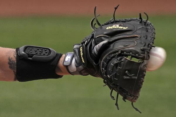 Baseball Catcher's Gloves - Baseball Town