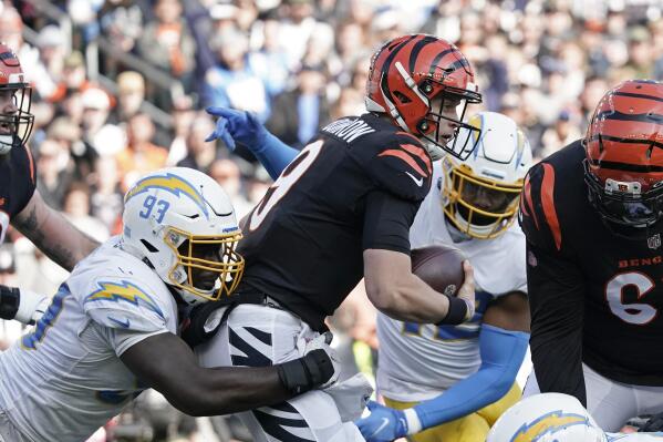 Up-and-down Chargers hold off Bengals for 41-22 victory