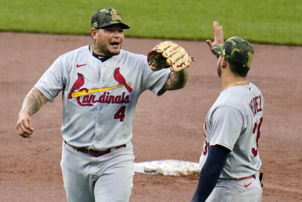 Anything you can do': A week after Pujols did it, Yadi makes first-career  pitching appearance for Cardinals