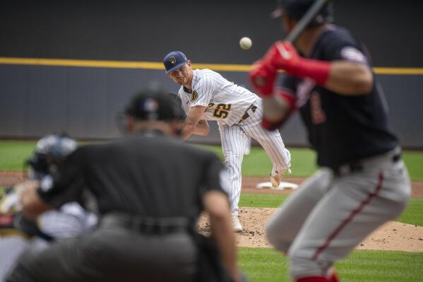 Did Yelich get a new haircut? He looks a bit different. : r/Brewers