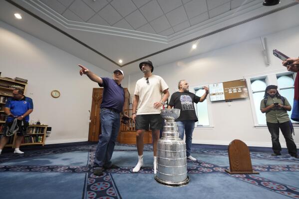 Flames' Nazem Kadri brings Stanley Cup to hometown for special