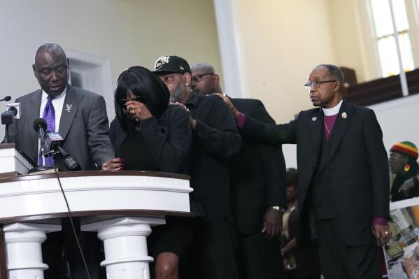 Attorneys liken Tyre Nichols' arrest to Rodney King beating | AP News