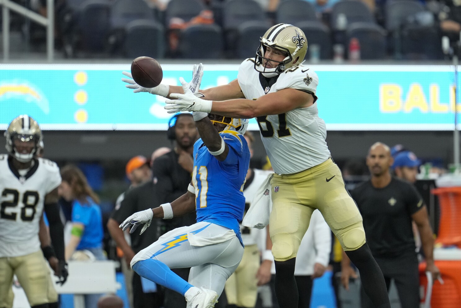 Winston directs 3 scoring drives as Saints hold on for 22-17 victory over  Chargers