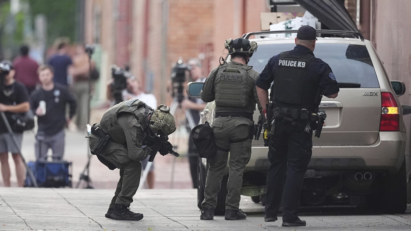 Suspect planned to kill all in group he called 'Zionist,' but appeared to have second thoughts