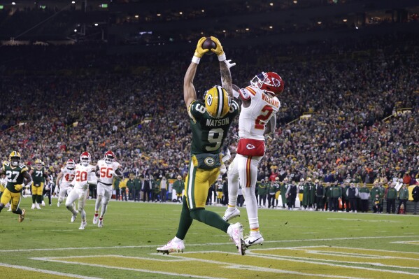 Defending champion Chiefs look vulnerable as they lose ground in AFC with  loss to Packers