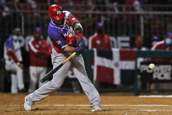 Molina leads Puerto Rico over Dominicans 