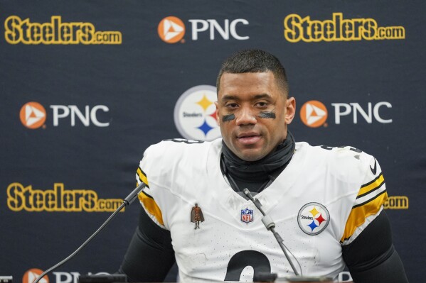QB Russell Wilson sidesteps Raiders rumors at Pro Bowl and says he's  'focused on the Steelers' | AP News