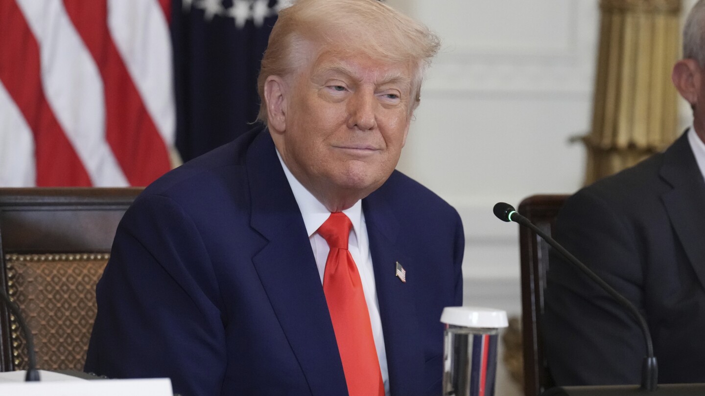 Preview for Trump threatens 25% import tax on Apple unless iPhones are made in the US