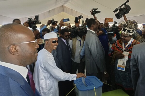 FILE - Chadian interim President Mahamat Deby Itno casts his ballot, in N'djamena, Chad, Monday, May 6, 2024, in a long delayed presidential election that is set to end three years of military rule. Chad’s military leader, Deby Itno, has been declared the winner of this week’s presidential election, according to provisional results released Thursday May9. The results were contested by his main rival, Prime Minister Succès Masra. (Ǻ Photo/Mouta, File)