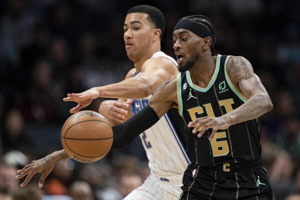 Banchero, Magic win as Hornets struggle from foul line