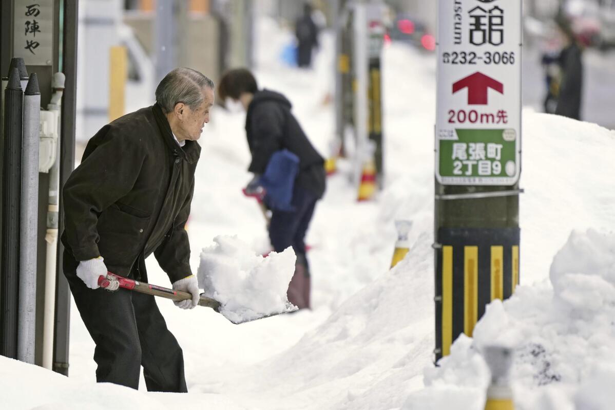 Heavy Snow In Japan Leaves 17 Dead, Dozens Injured | Ap News