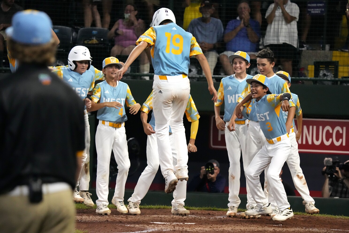 California's rally, Taiwan's perfect game highlight Little League World  Series