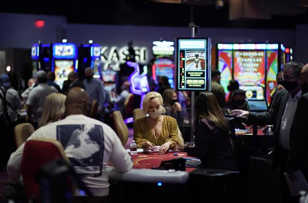 Guest at The Cosmopolitan of Las Vegas hits $2.1 million jackpot