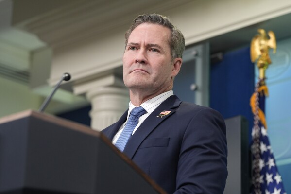  New group chat texts released as Trump administration grapples with fallout.Late Night Is Still Reeling Over the Government’s ‘War by Emoji’. Signal security leak fallout continues with Trump’s top security officials set to face House hearing – US politics live