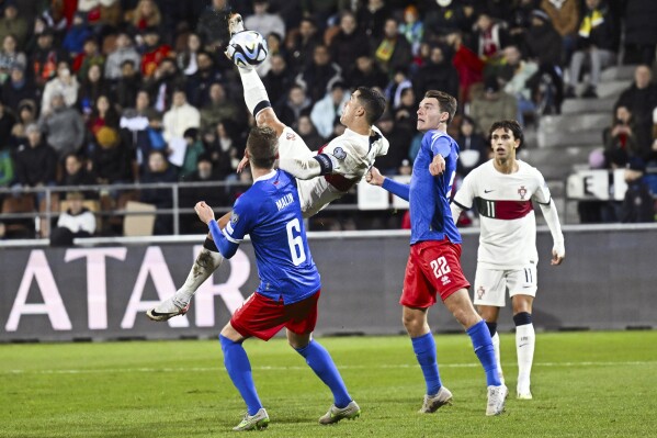 Example of a soccer tournament configuration. On the left, the group