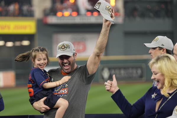 Astros sign All-Star closer Ryan Pressly to two-year contract