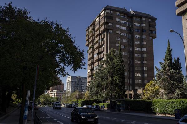 A general view of the building in Madrid, Spain, Friday, Sept. 10, 2021, where the former Venezuelan military spy chief, retired Maj. Gen. Hugo Carvajal was arrested by police. Police in Madrid on Thursday arrested a former Venezuelan spymaster wanted on U.S. narcoterrorism charges, capturing him in a hideout apartment nearly two years after he defied a Spanish extradition order and disappeared. (AP Photo/Manu Fernandez)
